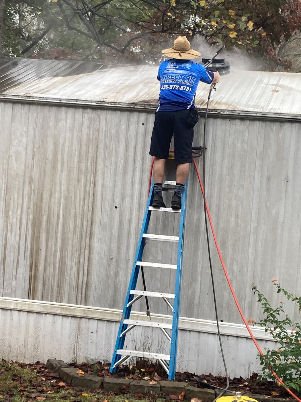 /img/gallery/work/mobile_home_roof_wash.jpg